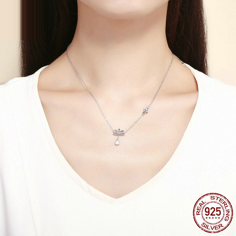 Silver Lotus Delicate Necklace – photo 2 – Avaiya Gems